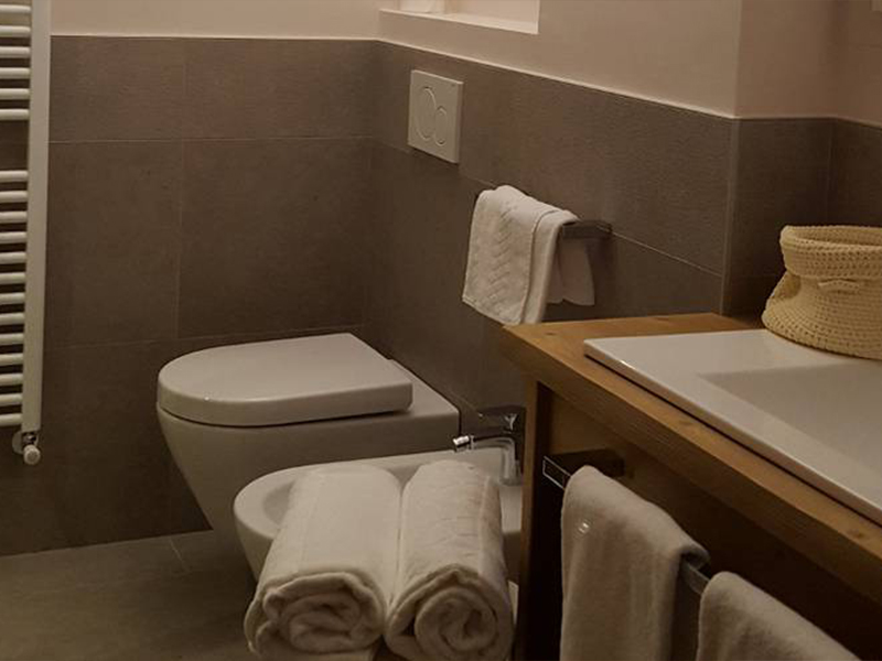 Bagno-Bilocale-Walter-Ghezzi-Langes