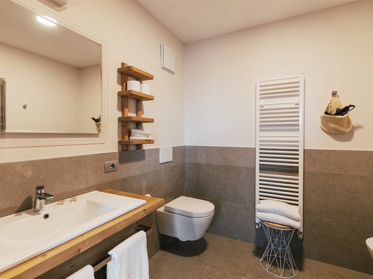 Bagno-Lallo-Gadenz-bilocale-Langes