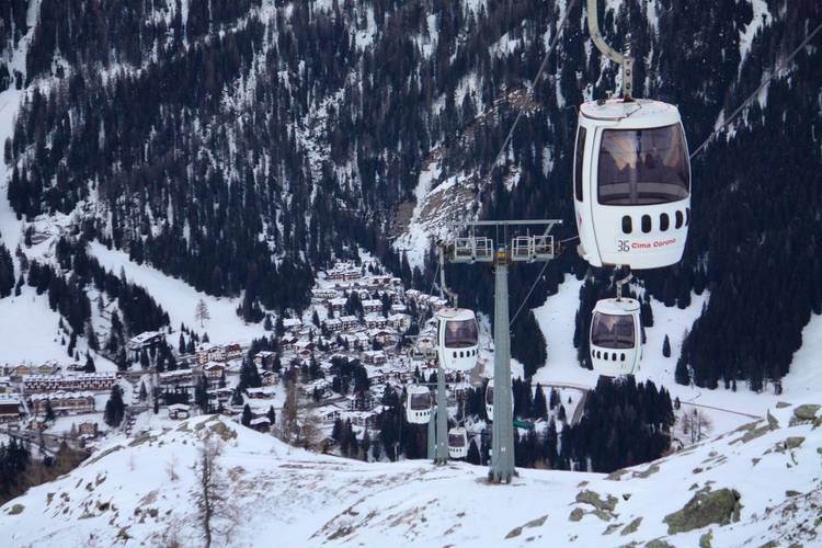 Cabinovia Alpe Tognola Residence Langes